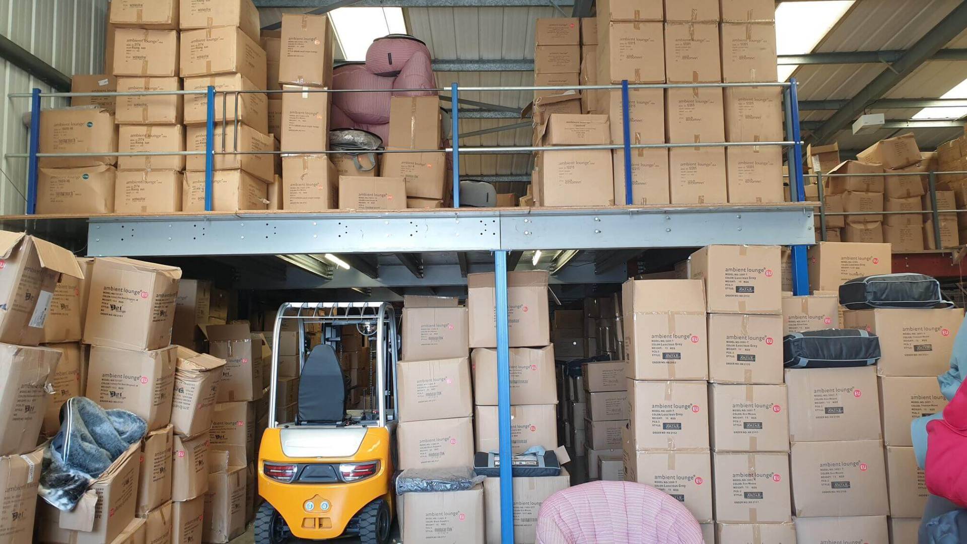 Truck ved pallereol